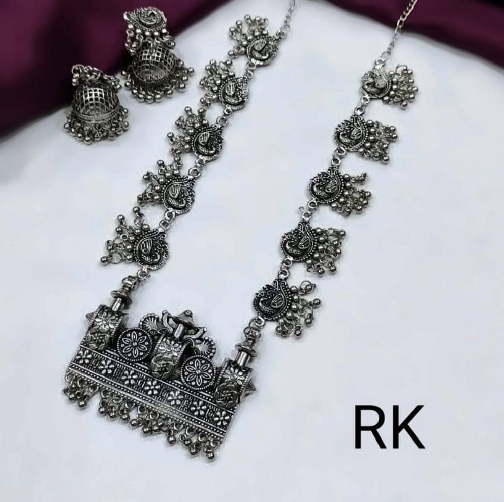 Necklace with earrings